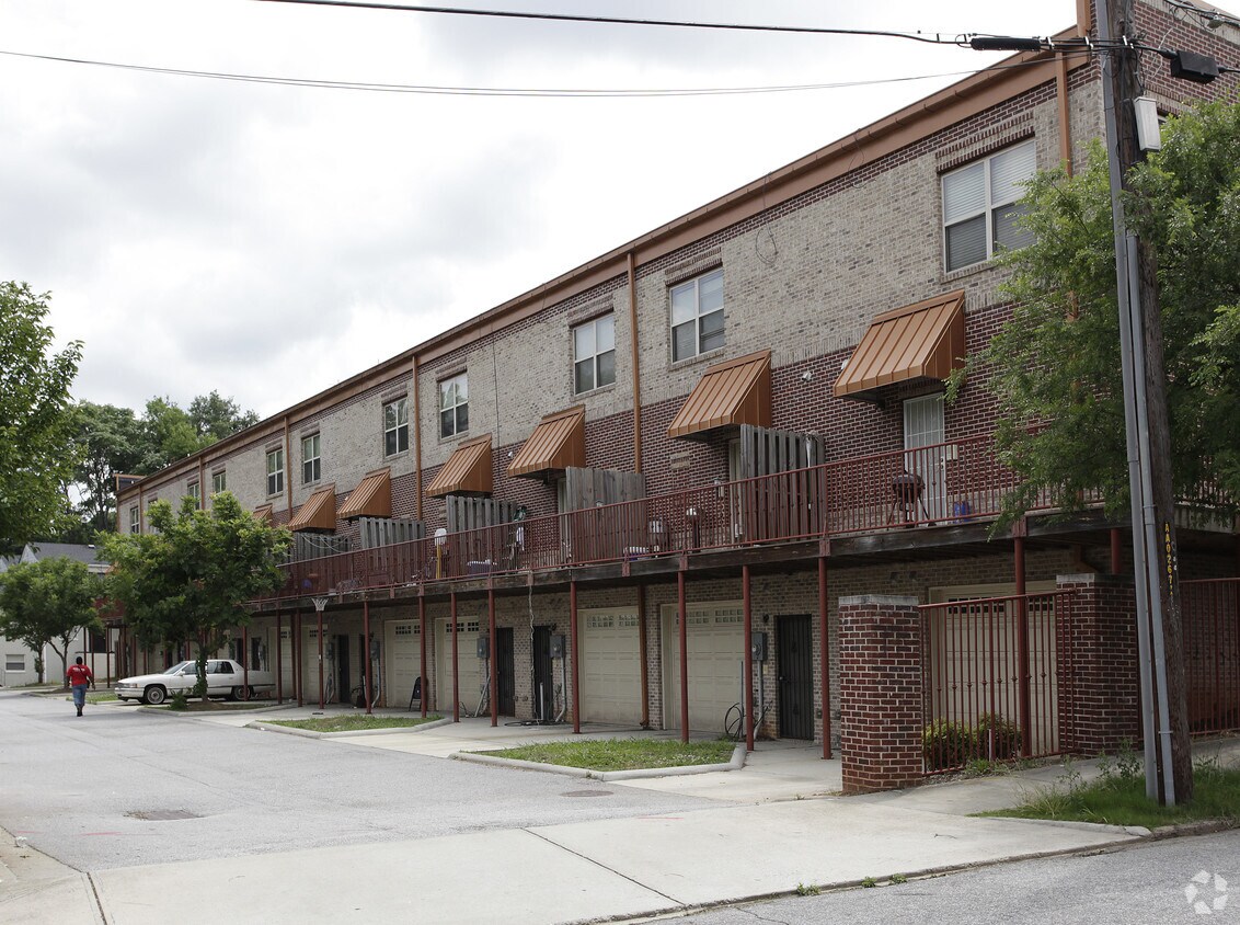 Building Photo - 432 Ira St