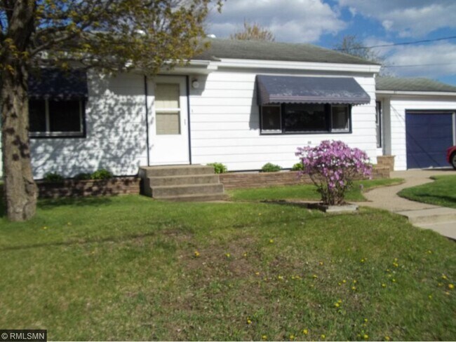 Foto del edificio - 210 9th Ave N