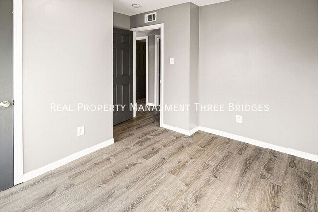Foto del edificio - 2857 Dawnview Dr