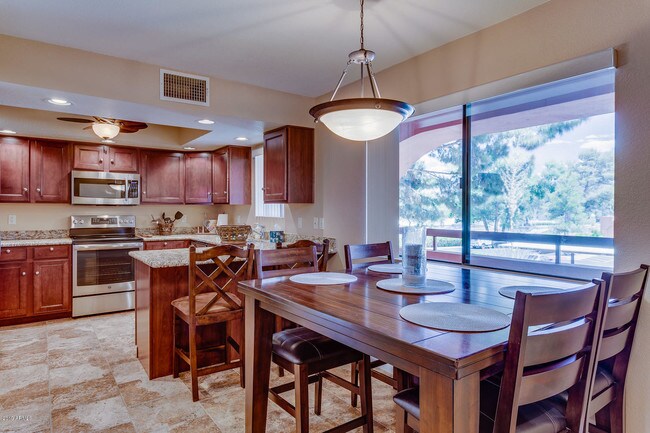 Foto del edificio - 12222 E Paradise Village Pkwy S