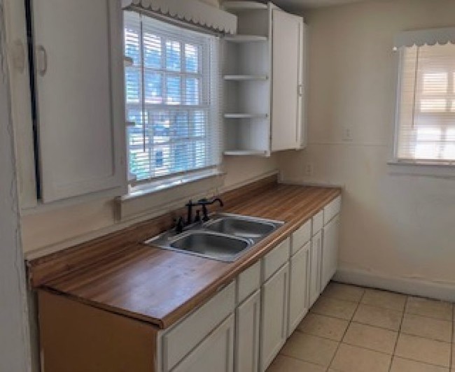 Foto del edificio - 2933 Lower Wetumpka Rd