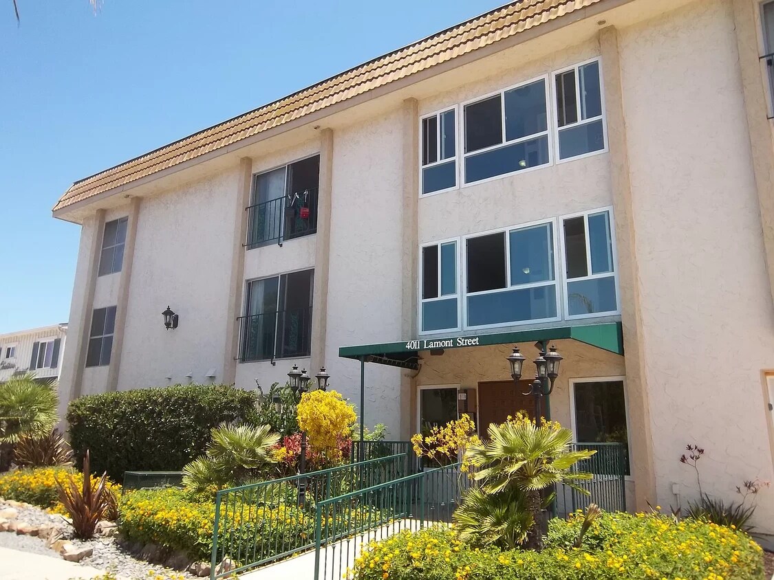 4011 Lamont St Unit 3H, San Diego, CA 92109 Condo for Rent in San