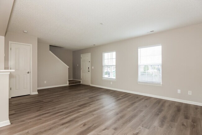 Building Photo - 9809 Holly Park Dr