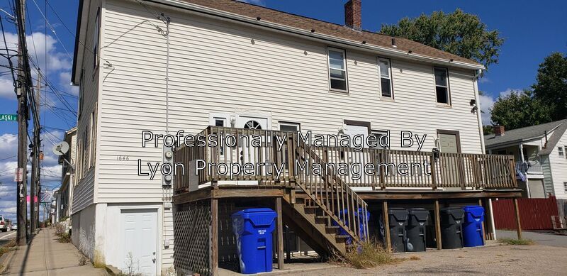 Primary Photo - 1646 Main St
