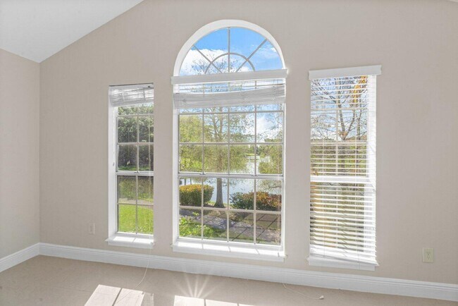 Foto del edificio - 1165 Crystal Way