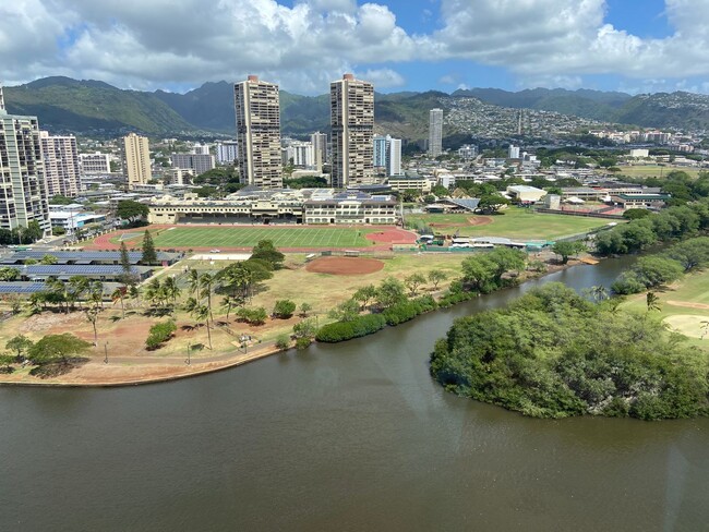 Building Photo - Aloha Lani