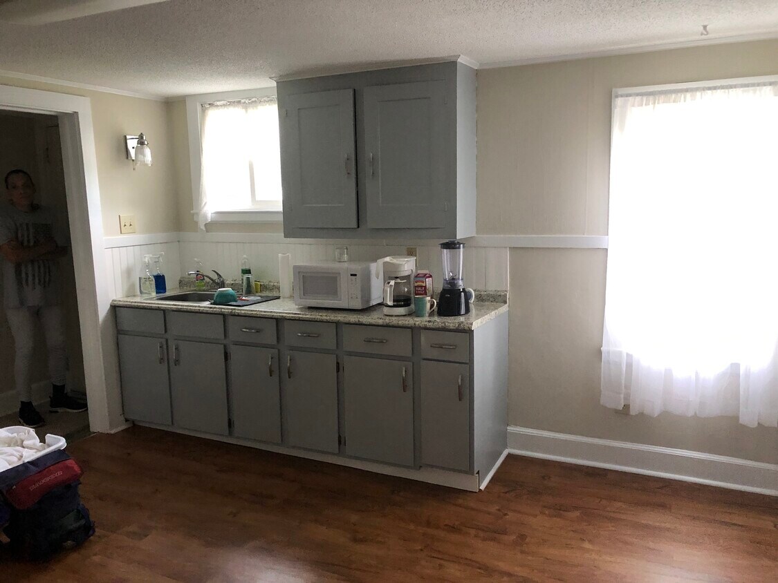 49 South St Unit 3W, Cromwell, CT 06416 Apartments in Cromwell, CT