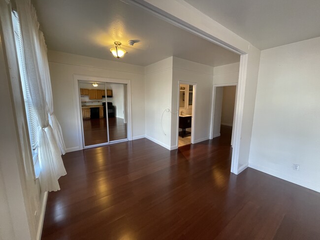 Foto del edificio - 711 22nd St