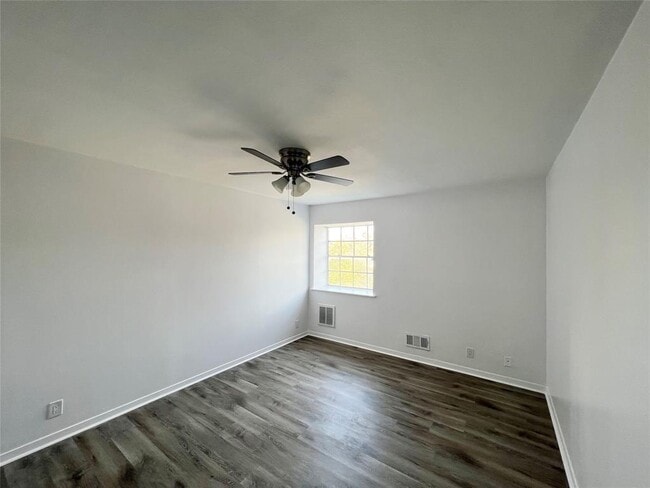 Building Photo - 2306 Barton Village Cir
