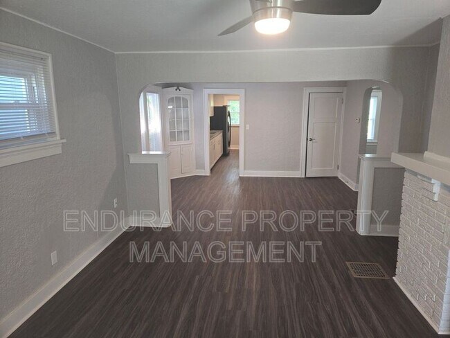 Foto del edificio - 337 Westwood Ave