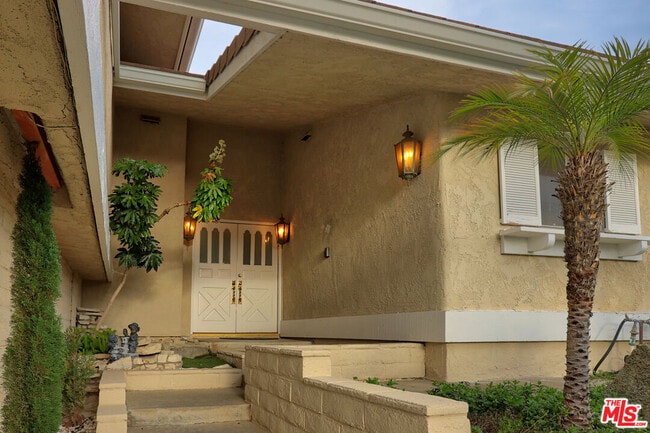 Building Photo - 7861 Oceanus Dr
