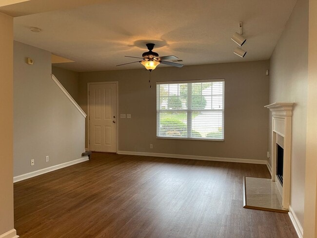 Foto del edificio - 3 Bed 2.5 Bath Nashville Opry Mills Area F...