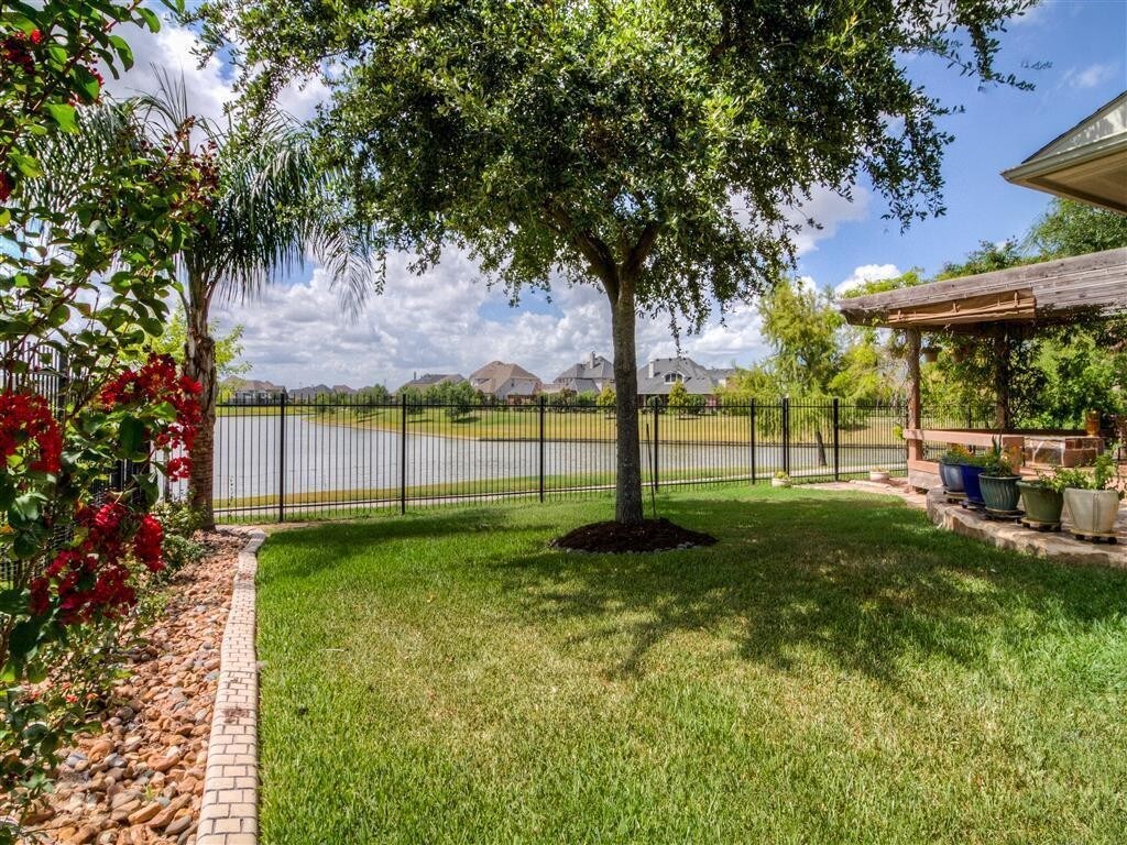 Primary Photo - 1528 Mesa Verde Dr