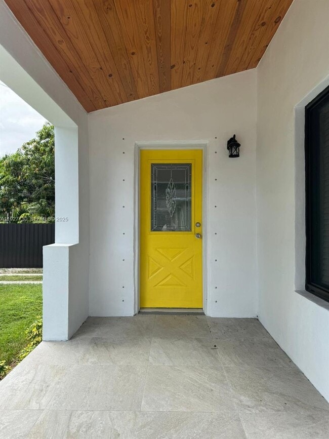 Building Photo - 557 NW 44th St