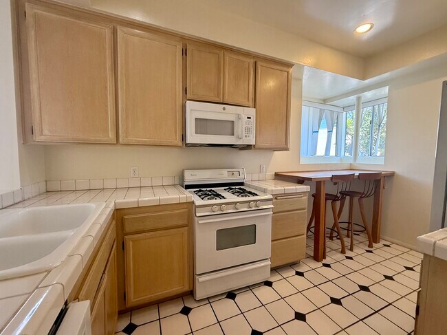 Foto del edificio - 1937 Euclid St