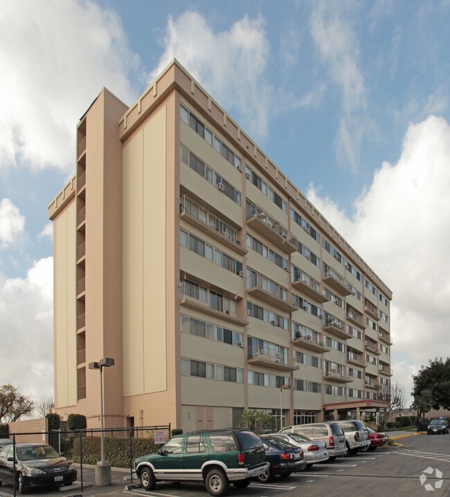 Bellflower Friendship Manor 62+ Community Rentals Bellflower, CA