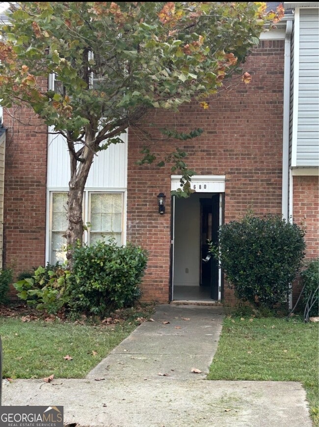 Building Photo - 1680 Winchester Way SE