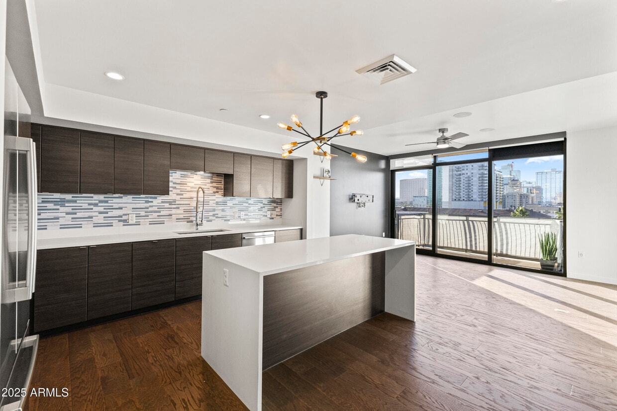 Foto principal - 200 W Portland St