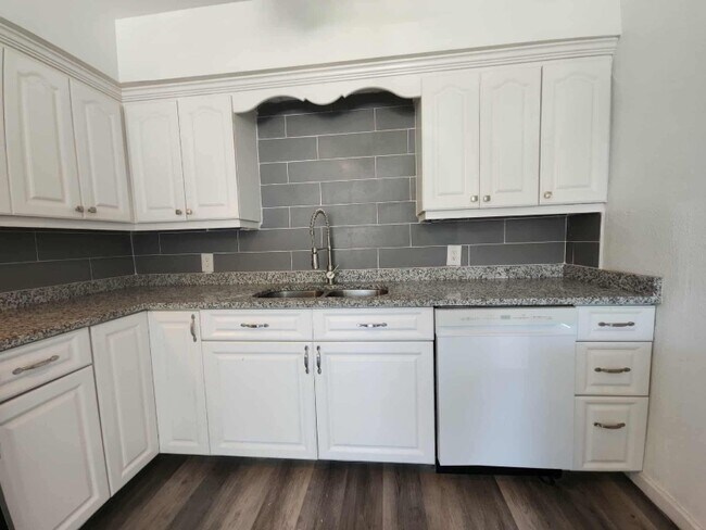 Foto del edificio - 3107 37th Ave W
