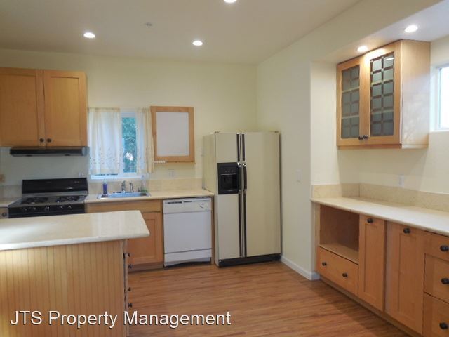 Building Photo - 2 br, 1.5 bath House - 4222 Crestline Ave