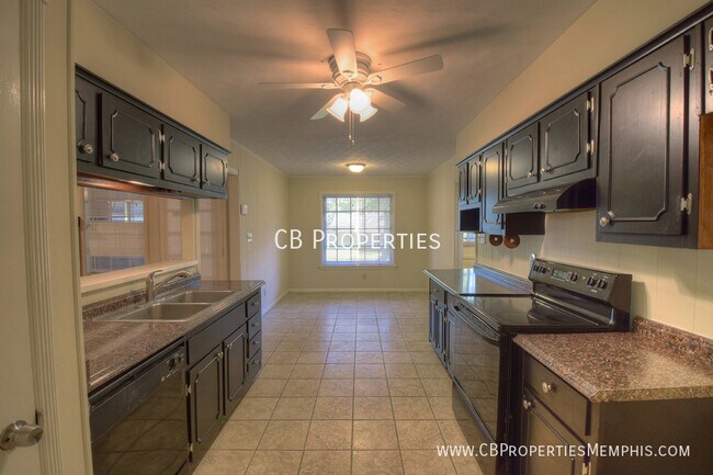 Building Photo - Barlett-Raleigh Home! Just Renovated Compl...