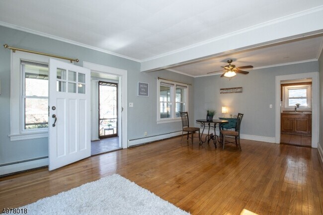 Building Photo - 308 St Cloud Ave