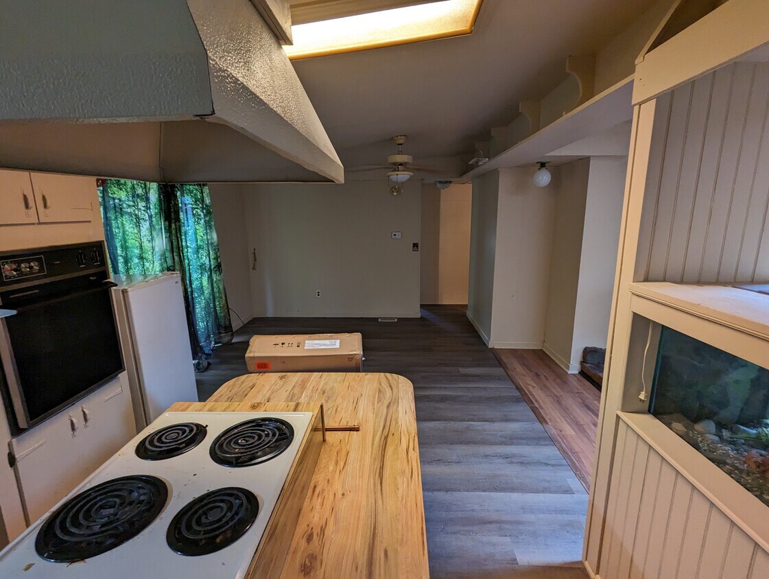 Kitchen looking into Dining Area - 6255 Bellwood Dr