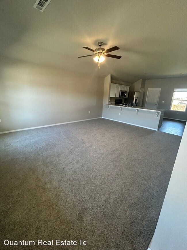 Building Photo - 3 br, 2 bath House - 8121 Sunflower Way