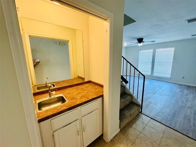 Foto del edificio - 5810 Twisted Pine Ct