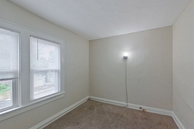 Foto del edificio - 1029-1031 Ellsworth Ave