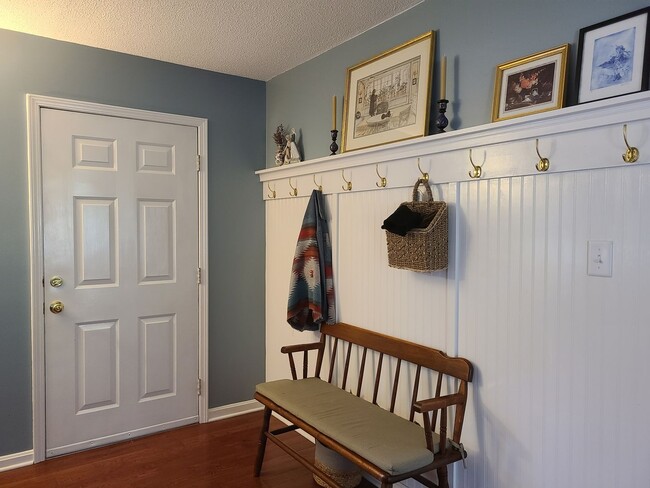 Building Photo - Ring in 2026 with THIS Great Rental!