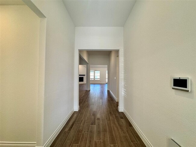 Building Photo - 1301 White Daisy Ln