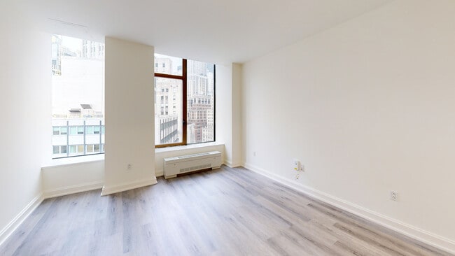 Interior Photo - 10 Hanover Square