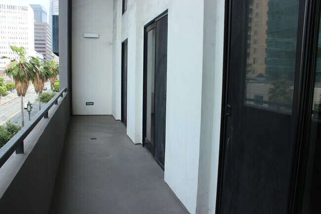 Building Photo - 1234 Wilshire Blvd