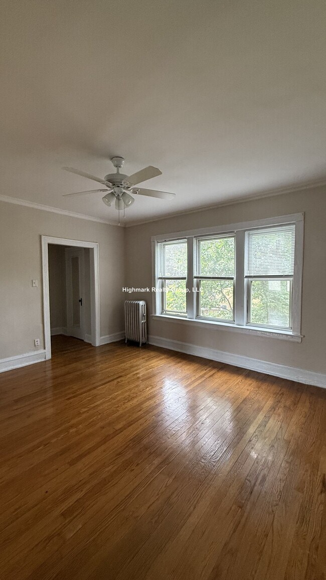 Foto del edificio - 2853 W Berteau Ave