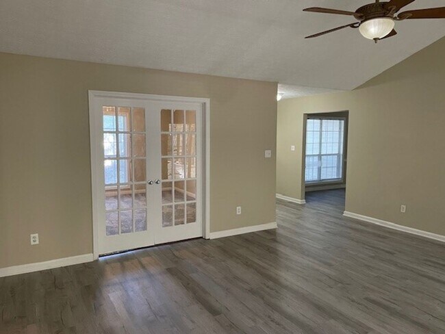 Building Photo - 385 Burch Rd