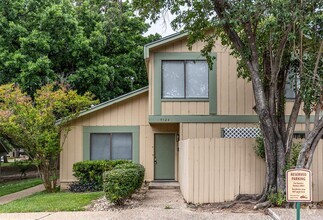 Building Photo - 9524 Quail Village Ln