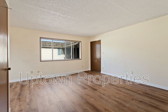 Foto del edificio - 8069 NE Flanders St