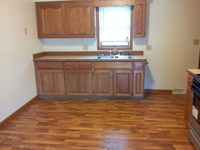 Foto del edificio - 423 W 2nd Pl