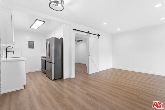 Building Photo - 2314 N Gower St