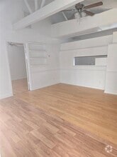 Building Photo - 21401 W Hammond Dr