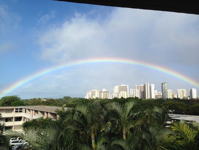 Ocean side Lanai (Patio) rainbow - 3773 Kanaina Ave