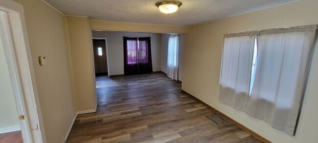 Building Photo - Great single family home in Antigo!