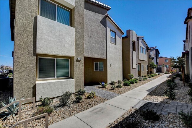 Building Photo - 4423 Stardust Moon Ave