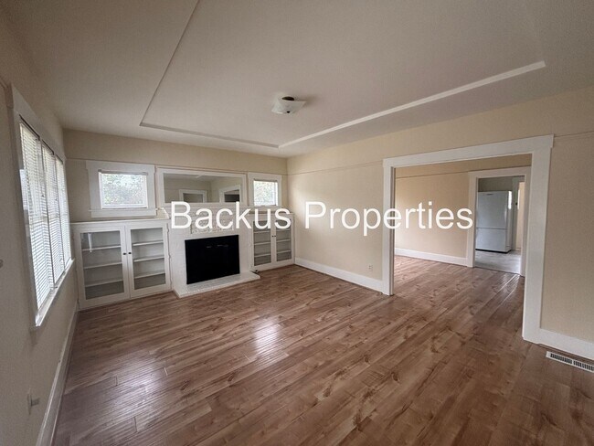 Foto del edificio - Three bedroom cottage less tha two blocks ...