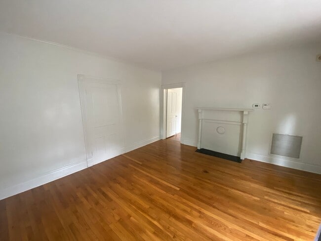 Building Photo - Adorable Duplex 2 Blocks to Duke / Large Private Fenced Yard