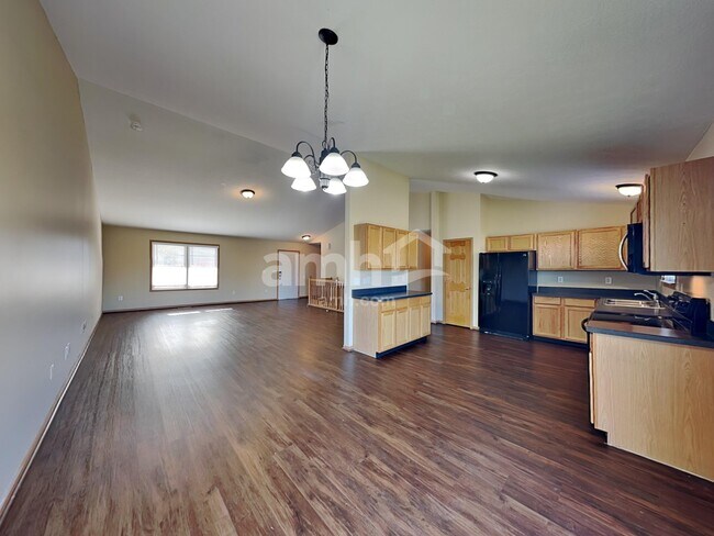 Foto del edificio - 3812 Wolf Creek Rd