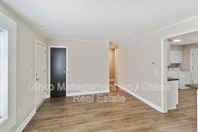 Building Photo - 4328 Greenbrier Ln