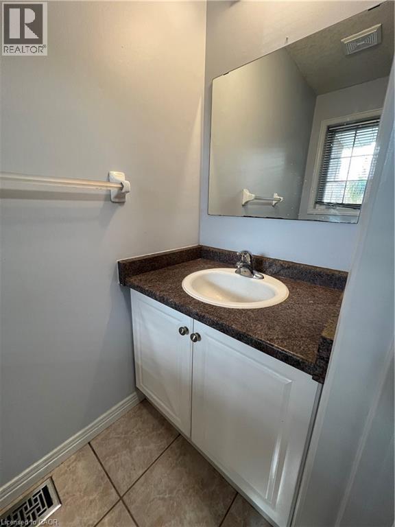 Building Photo - 192 Northampton Crescent