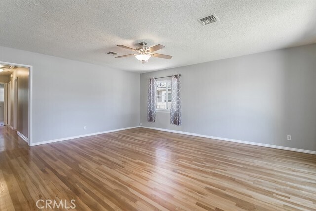 Foto del edificio - 1210 E Oakmont Ave